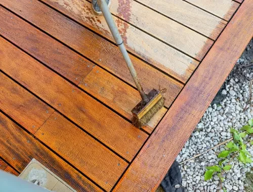 Deck staining and timber coatings in Hobart for outdoor timber protection